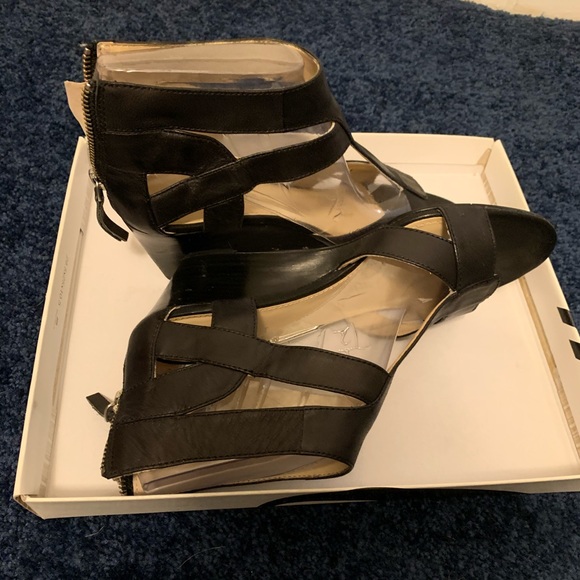 Nine West black low wedge sandals - Picture 1 of 5